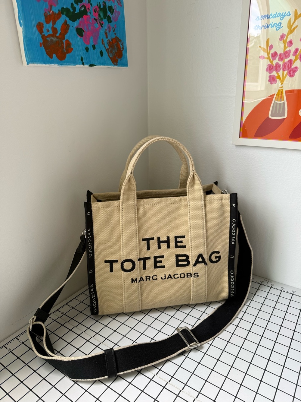 SOLD ✨Marc Jacobs, The Jacquard Medium Tote Bag - Picture 8 of 8